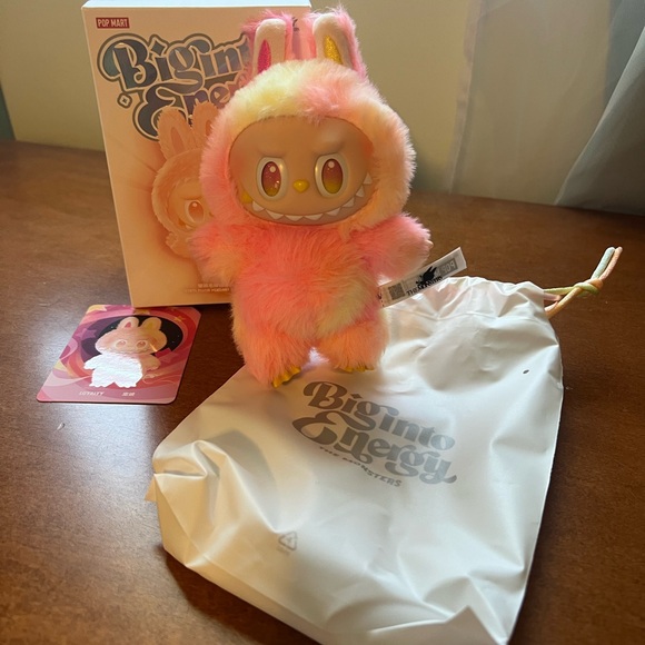 Labubu Loyalty Pop Mart Monster - Picture 2 of 5
